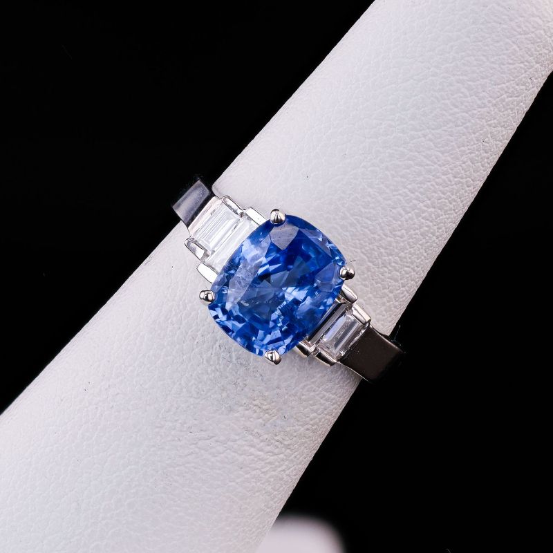 Photo 1 of ORIAN2.53ct BLUE SAPPHIRE AND  0.30ctw DIAMOND 18K WHITE GOLD RING  (GIA CERTIFIED) TOTAL WEIGHT 4.8 g SIZE 5 3/4 WITH APPRAISAL  RN038868
