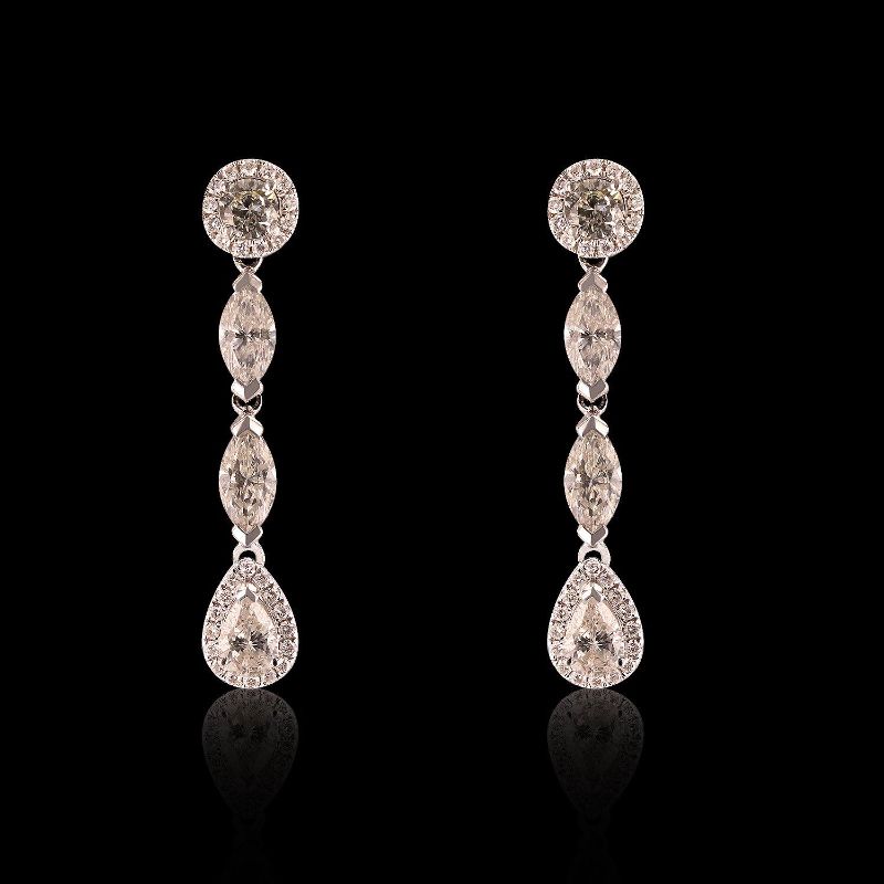 Photo 1 of ORIANNE 4.01ctw DIAMOND 18K WHITE GOLD DANGLE EARRINGS TOTAL WEIGHT 6.0 g WITH APPRAISAL ER004861
