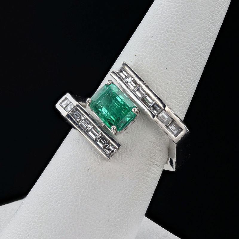 Photo 1 of ORIANNE 1.75ct EMERALD AND 0.94ctw DIAMOND PLATINUM RING TOTAL WEIGHT 12.8 g SIZE 6 1/4 WITH APPRAISAL RN035193