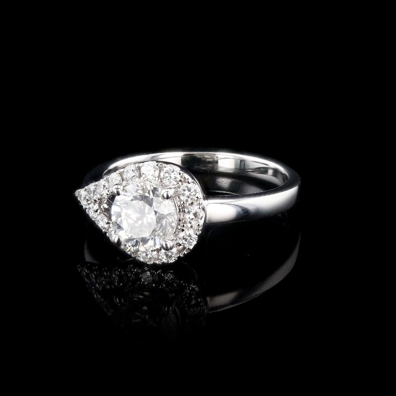 Photo 1 of ORIANNE 1.01ct G COLOR SI3 CLARITY CENTER DIAMOND 18K WHITE GOLD RING (1.34ctw DIAMONDS) TOTAL WEIGHT 3.80 g SIZE 6 1/4 WITH APPRAISAL RN031445