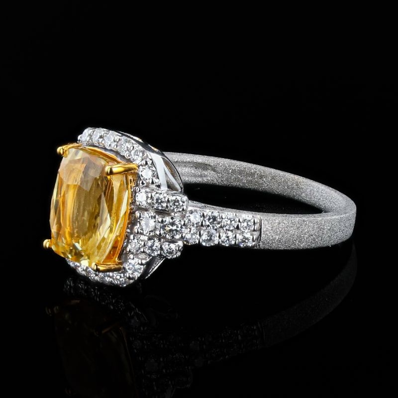 Photo 1 of ORIANNE 3.09ct UNHEATED YELLOW SAPPHIRE AND 0.43ctw Diamond 18K WHITE AND YELLOW GOLD RING (GIA CERTIFIED) TOTAL WEIGHT 4.7 g SIZE 7 WITH APPRAISAL RN037520