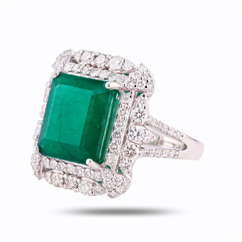 Photo 1 of ORIANNE 9.48ct EMERALD AND 1.77 ctw DIAMOND PLATINUM RING TOTAL WEIGHT 13.3 g SIZE 7 WITH APPRAISAL RN034875