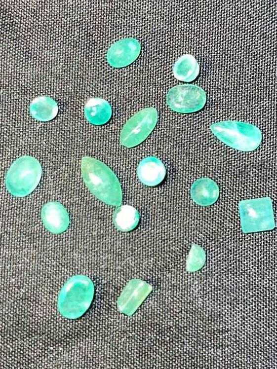 Photo 1 of SUPER RARE 5CT PARCEL OF COLUMBIAN EMERALDS HIGH QUALITY 