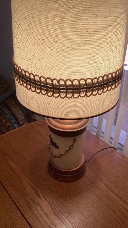 Photo 3 of BRITISH EMPIRE THEMED LAMP