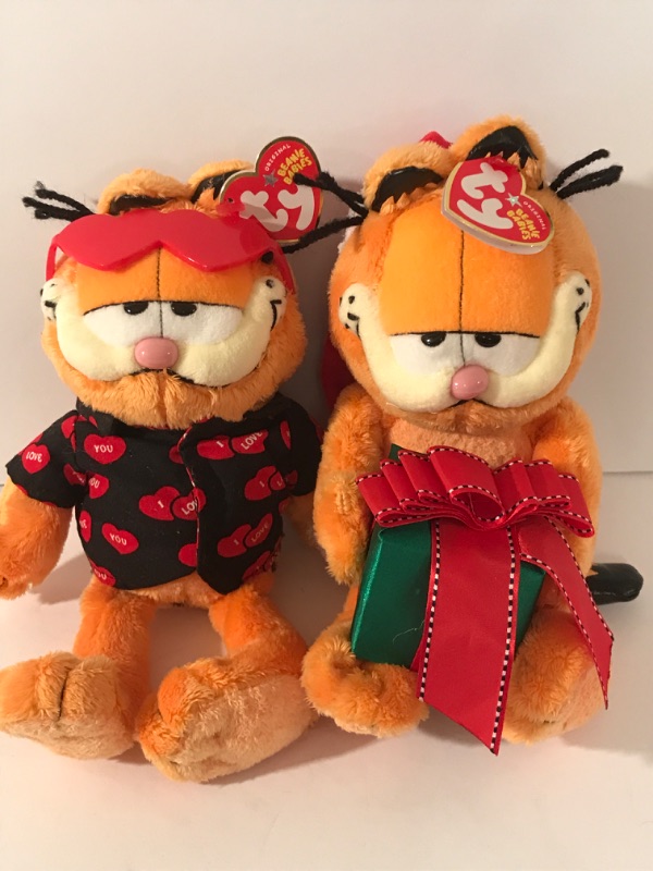 Photo 3 of NWT 2004 TY BEANIE BABIES - GARFIELD  
