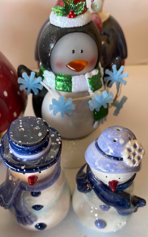 Photo 4 of CHRISTMAS COOKIE JAR, MUGS AND MORE