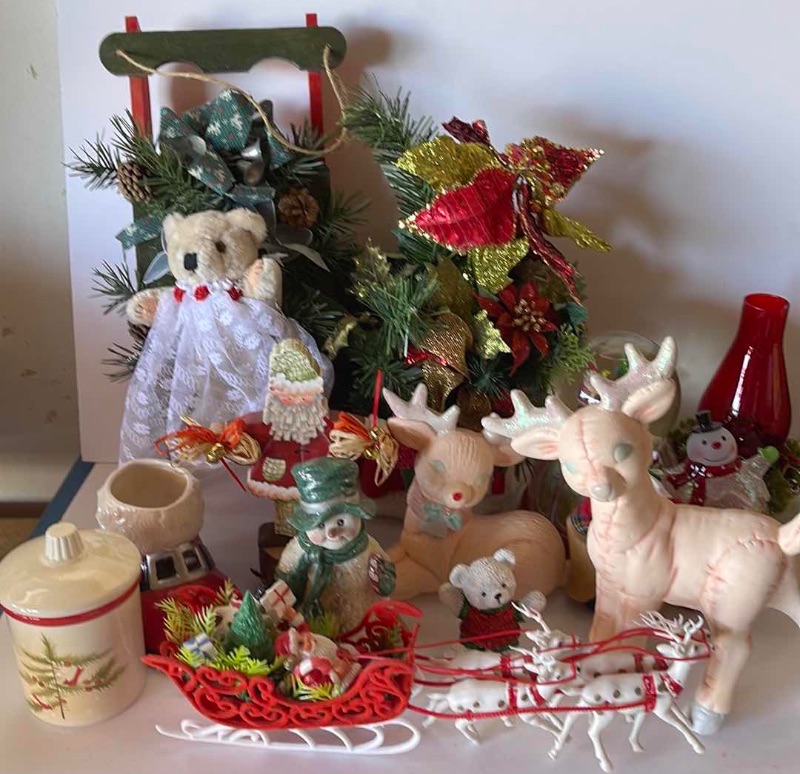 Photo 1 of VINTAGE CHRISTMAS DECOR