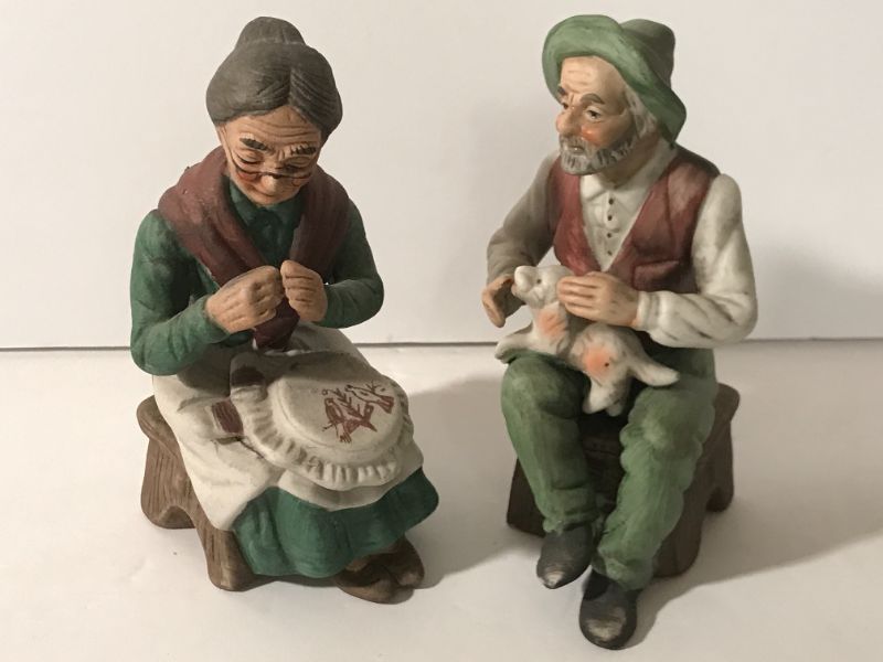 Photo 4 of VINTAGE 1961 NAPCO PORCELAIN FIGURINE & OTHER VINTAGE FIGURINES 