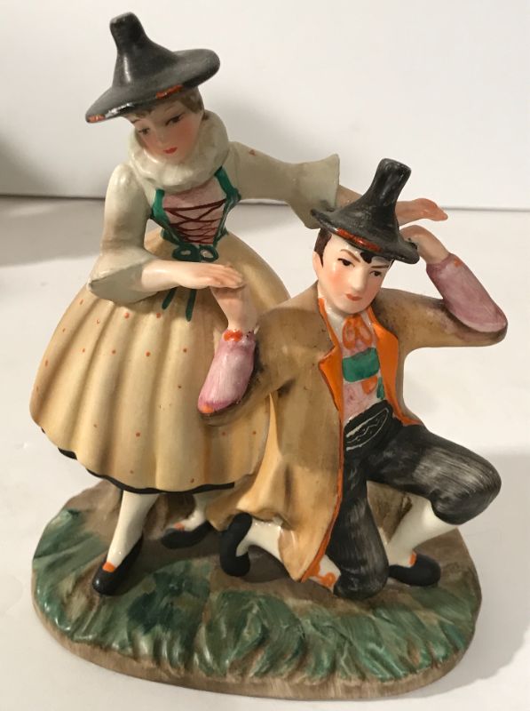 Photo 2 of VINTAGE 1961 NAPCO PORCELAIN FIGURINE & OTHER VINTAGE FIGURINES 