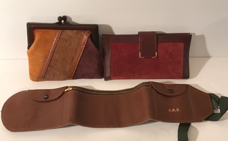 Photo 3 of VINTAGE WALLETS & MORE