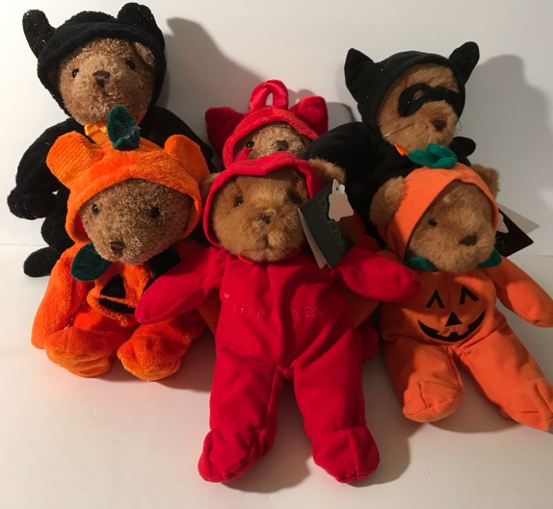 Photo 1 of DAKIN HALLOWEEN BEARS SOME W/ TAG