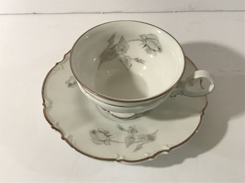 Photo 3 of HUTSCHENREUTHER SELB
LHS BAVARIA GERMANY
SYLVIA // PASCO
CUPS & SAUCERS - 12 EACH
MORE OF THE PATTERN IN AUCTION