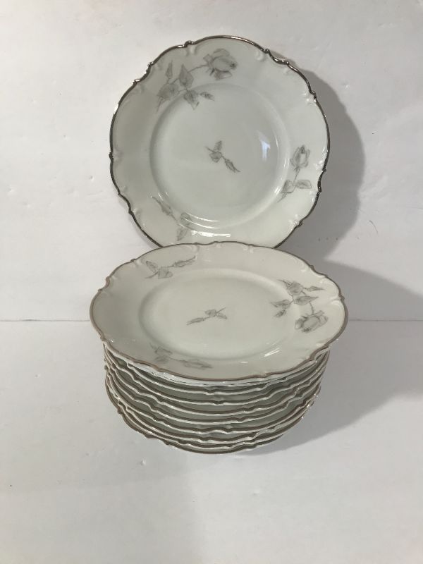 Photo 1 of HUTSCHENREUTHER SELB
LHS BAVARIA GERMANY
SYLVIA // PASCO
CAKE PLATES - 12
MORE OF THE PATTERN IN AUCTION