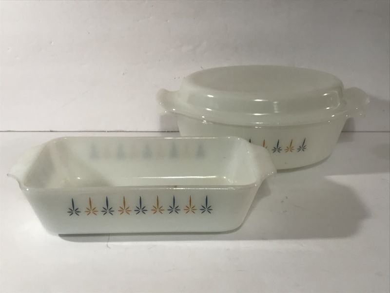 Photo 3 of VINTAGE PYREX BAKEWARE