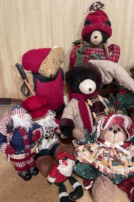 Photo 4 of CHRISTMAS BEAR & SANTA DECOR