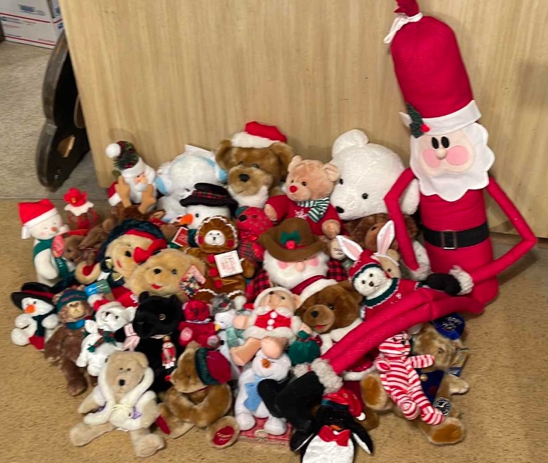 Photo 1 of CHRISTMAS BEARS SOME VINTAGE, GUND , HALLMARK, DAN DEE , HERITAGE AND MANY MORE