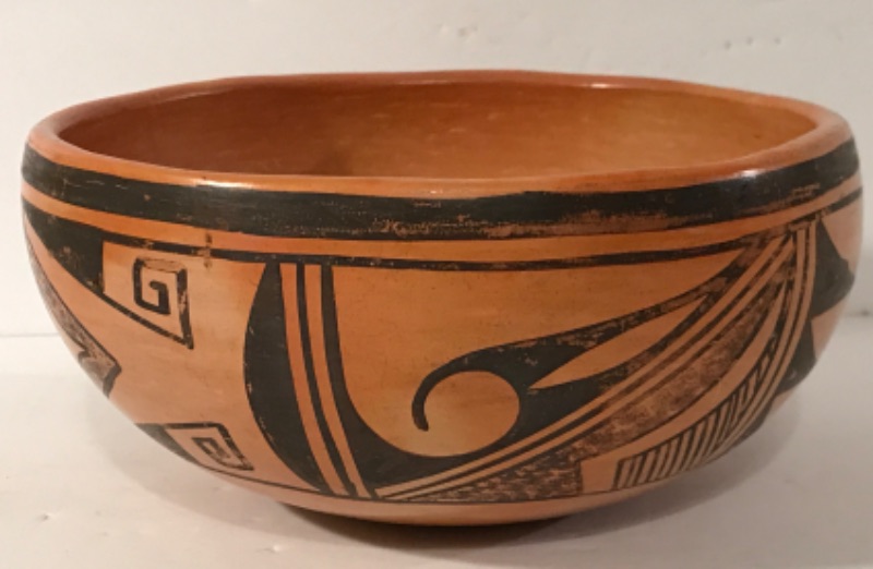 Photo 3 of NATIVE AMERICAN VINTAGE HOPI INDIAN POTTERY BOWL - UNMARKED