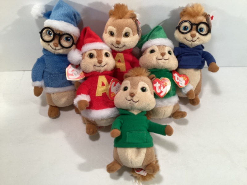 Photo 1 of TY ALVIN AND THE CHIPMUNKS  NOS W/TAGS