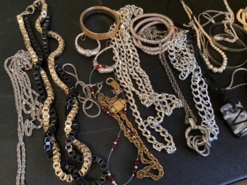 Photo 4 of COSTUME JEWELRY NECKLACES & MORE -SOME VINTAGE