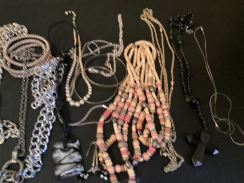 Photo 3 of COSTUME JEWELRY NECKLACES & MORE -SOME VINTAGE