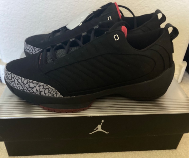 Photo 1 of AIR JORDAN XIX LOW - NIB
SIZE 12