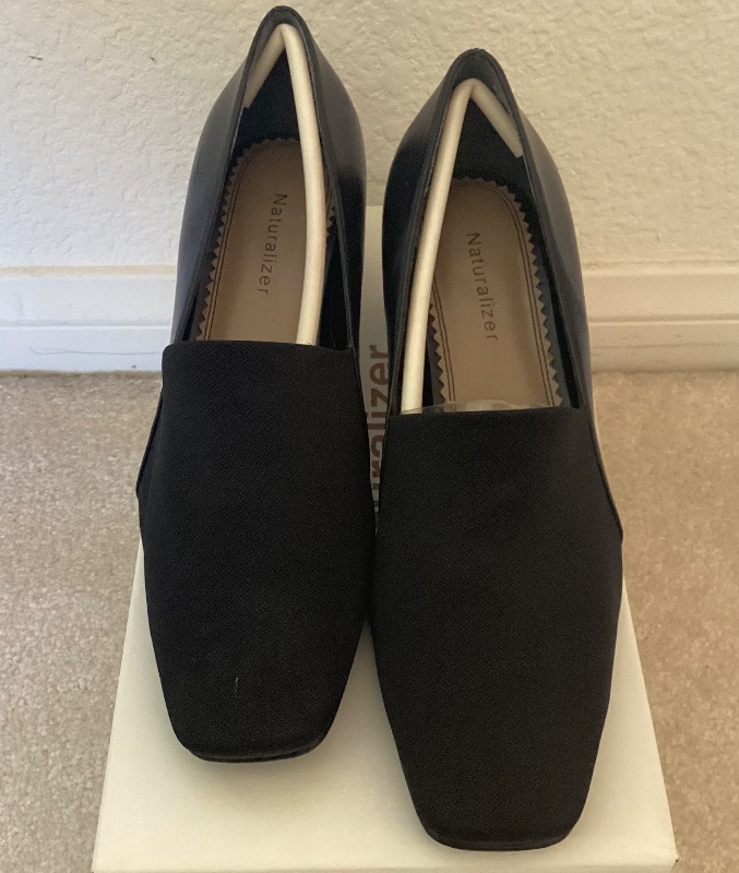 Photo 1 of NATURALIZER BLACK LEATHER & FABRIC PUMPS SIZE 6.5 W NIB