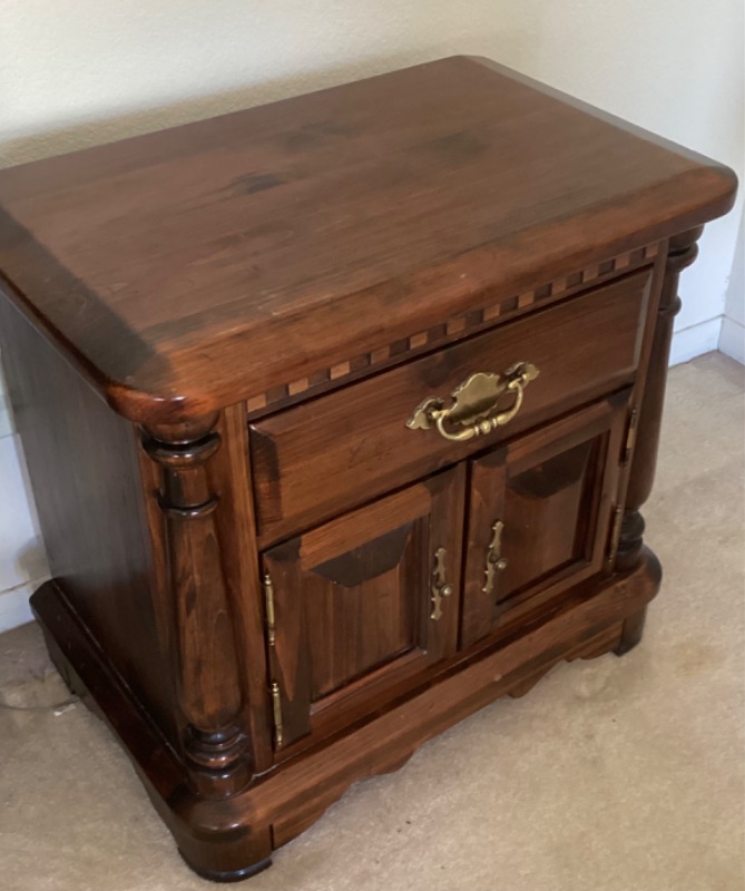 Photo 2 of ETHAN  ALLEN SOLID WOOD BEDSIDE TABLE 27 X 17 X 25.5 - MORE OF THIS SET IN AUCTION