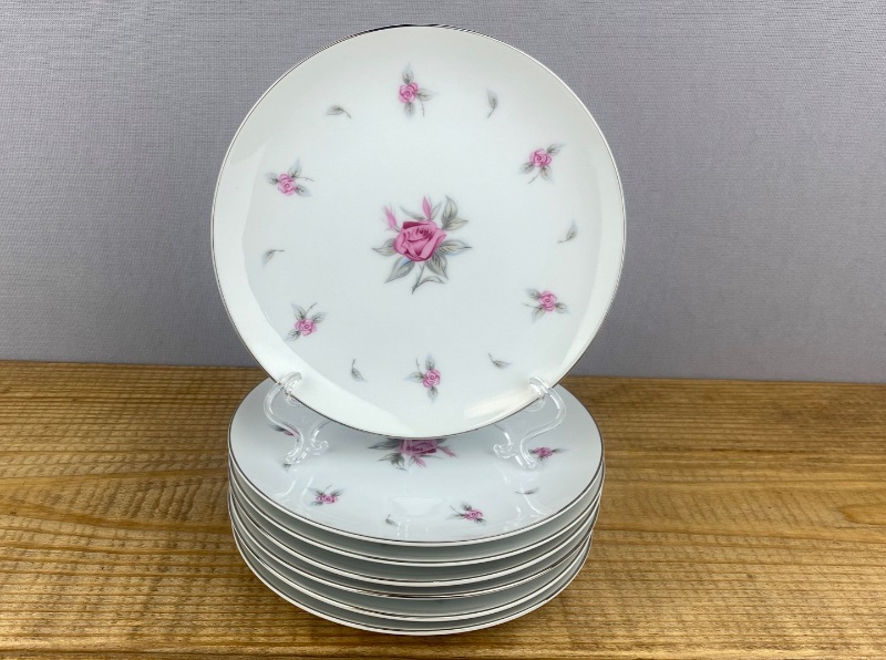 Photo 1 of VINTAGE MEITO CHINA ROSE CHINTZ MADE IN JAPAN BREAD PLATES // MORE OF THIS PATTERN IN AUCTION