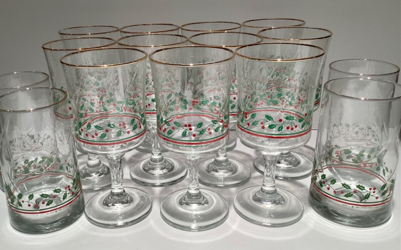 Photo 1 of CHRISTMAS GLASSES - ARBYS 1985 & 1985 COLLECTION- 12 STEMS & 5 TUMBLERS