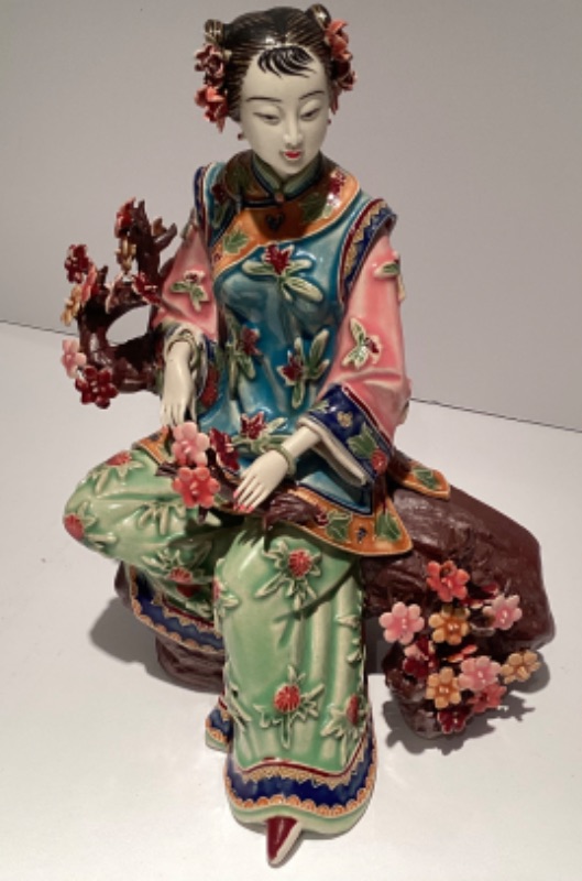 Photo 2 of DELICATE BEAUTIFULLY DETAILED ASIAN FIGURINE 9”