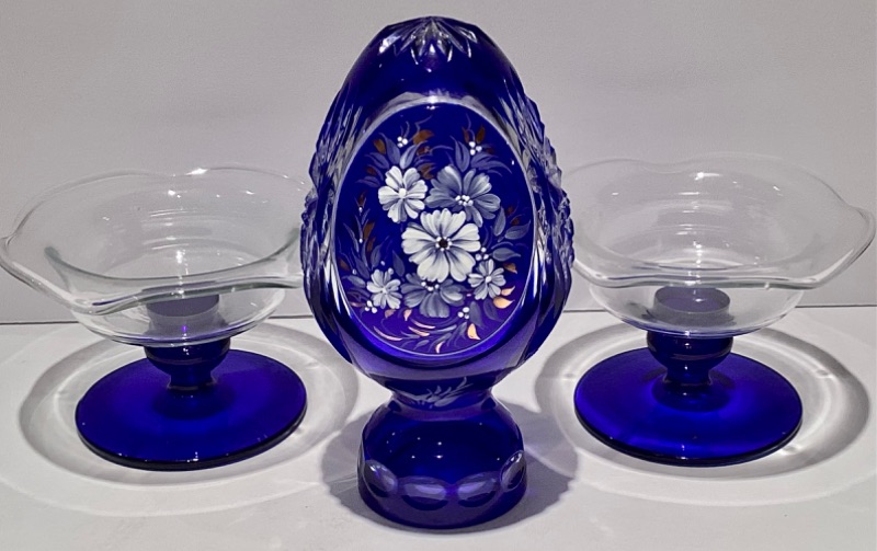 Photo 1 of VINTAGE GUSEV CRYSTAL FACTORY CUT TO CLEAR COBALT BLUE EGG & MORE