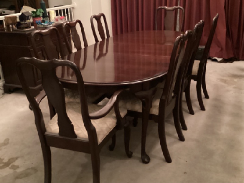 Photo 3 of ETHAN ALLEN DINING TABLE WITH EXTRA 2 LEAFS AND COVER 43”X 66” X 29”  // LEAFS  -18” EACH