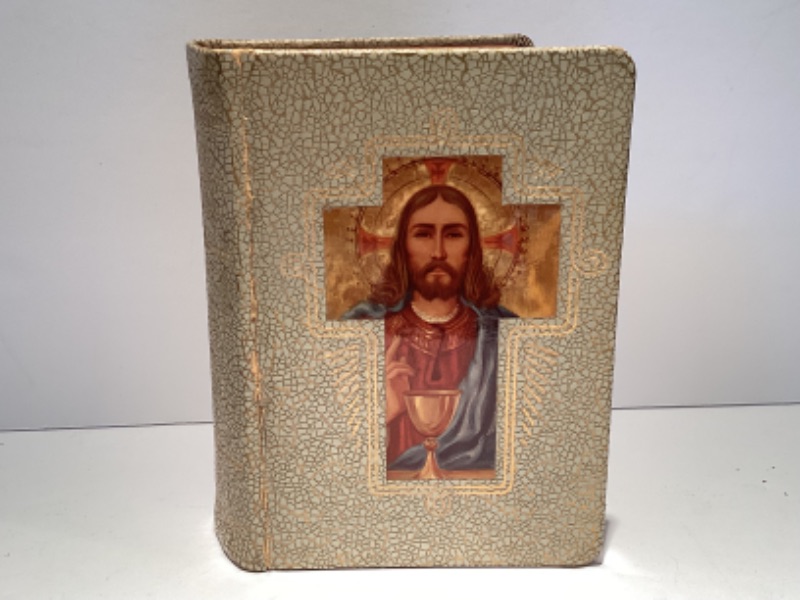 Photo 1 of VINTAGE THE MISSAL THE CATHOLIC PRESS