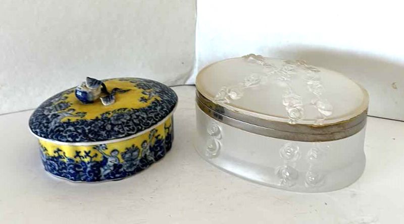 Photo 1 of 2-VINTAGE CONTAINERS W LIDS