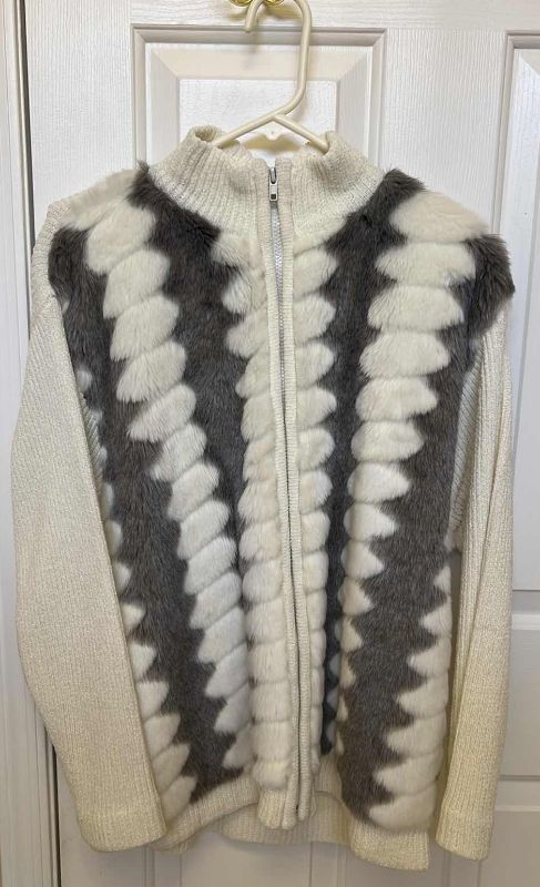 Photo 1 of LISA INTERNATIONAL LADIES IVORY SWEATER (XL)