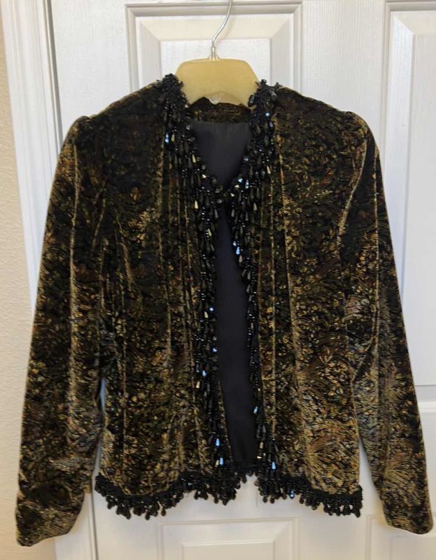 Photo 1 of LADIES CRUSHED VELOUR W BLACK BEADS SHORT JACKET (S-M)