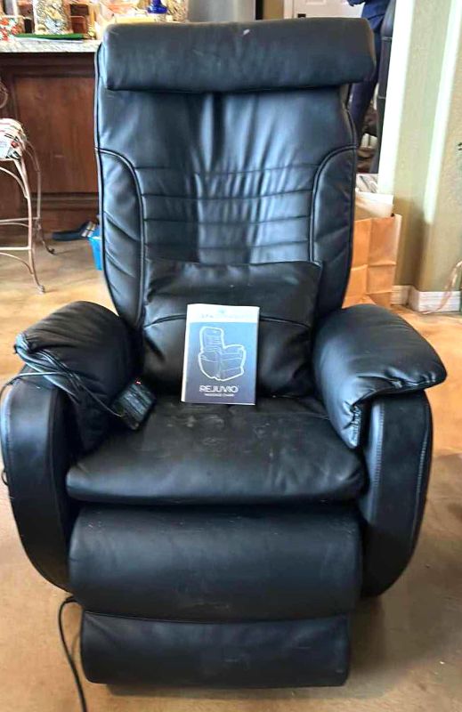 Photo 6 of SPA DYNAMIX REJUVIO MASSAGE CHAIR  (WORKS)