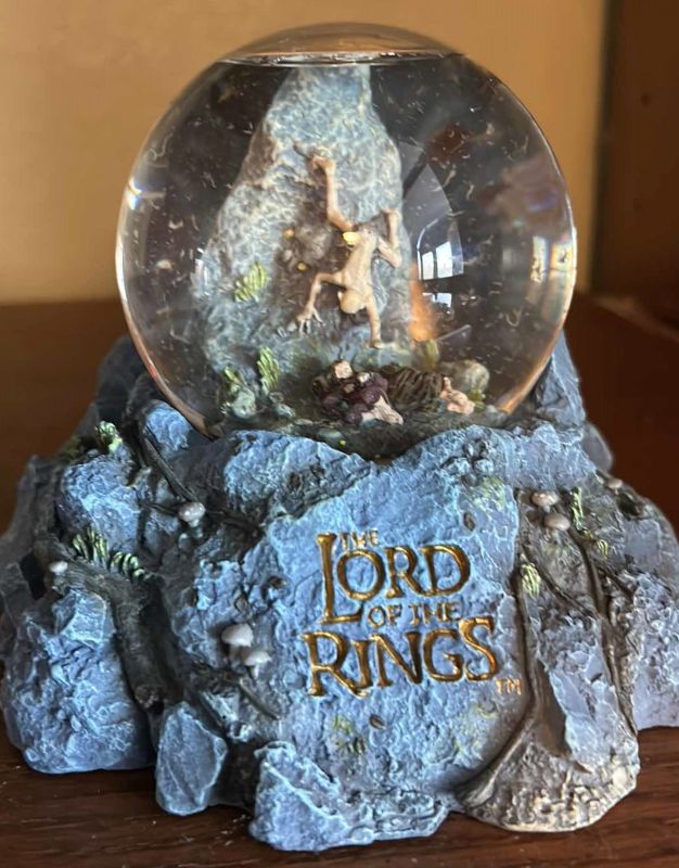 Photo 1 of LORD OF THE RINGS SNOW GLOBE