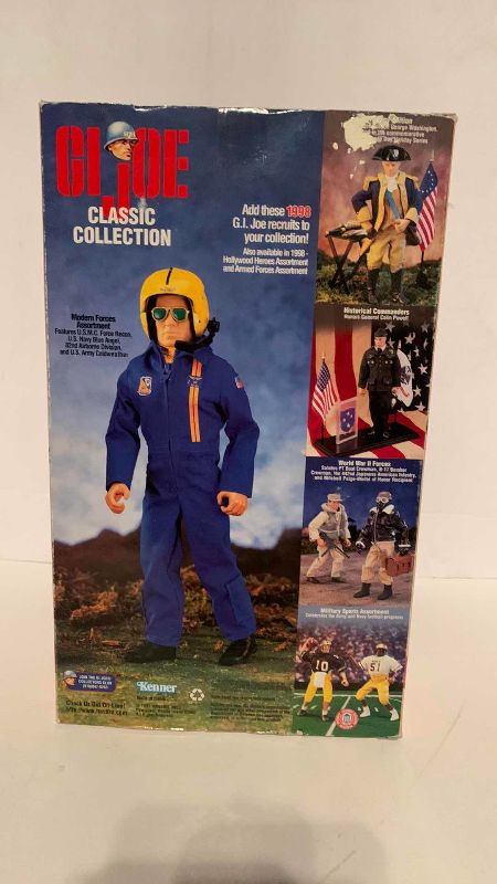 Photo 3 of G.I. JOE CLASSIC COLLECTION 1998 LIMITED EDITION U.S.M.C FORCE RECON