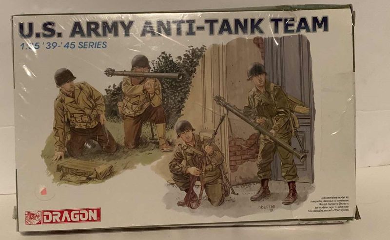 Photo 1 of DRAGON 1939-1945 U.S. ARMY ANTI-TANK TEAM 1:35 MODEL KIT 