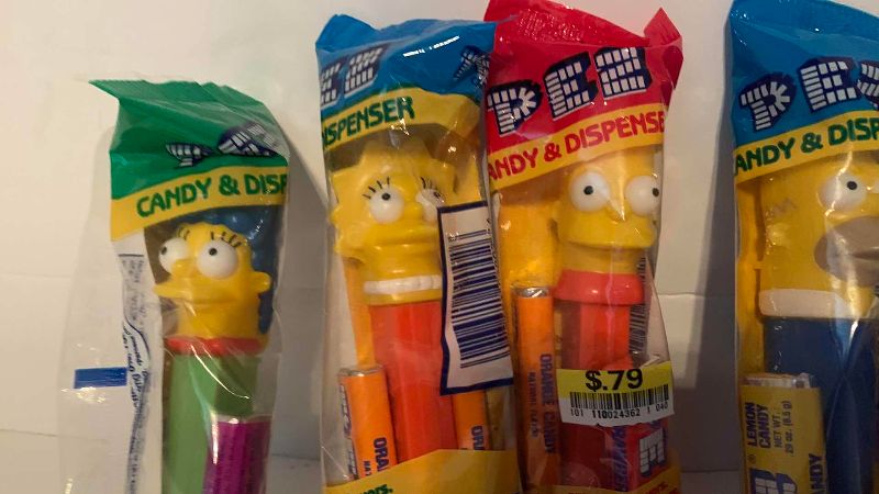 Photo 2 of PEZ SIMPSONS FAMILY SET DISPENSERS SEALED