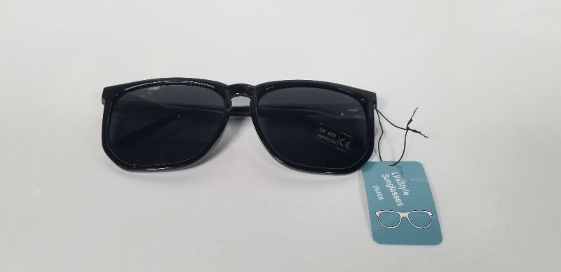 Photo 2 of BLACK SUNGLASSES PROTECTS UP TO 400UV NEW 