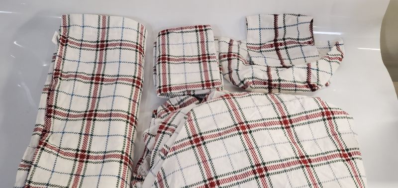Photo 2 of Threshold Plaid Flannel Sheet Set -Green Red Blue Winter Bedroom - Full Size -  Includes 2 pillow cases, 1 bed sheet and 1 fitted sheet 