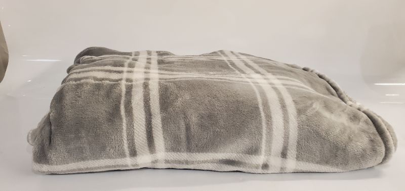 Photo 1 of WHITE AND GRAY MICROPLUSH BLANKET - FULL 