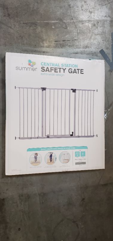 Photo 2 of Summer Infant Central Station Safety Gate - Gray