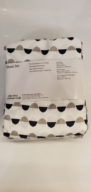 Photo 2 of ROOM ESSENTIAL - MICROFIBER QUEEN SHEET SET 