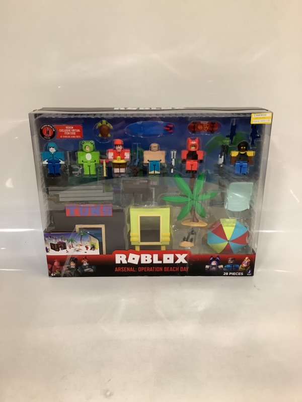 Photo 2 of Roblox ROB0599 Action Collection-Arsenal: Operation Beach Day Deluxe Playset [Includes Exclusive Virtual Item]