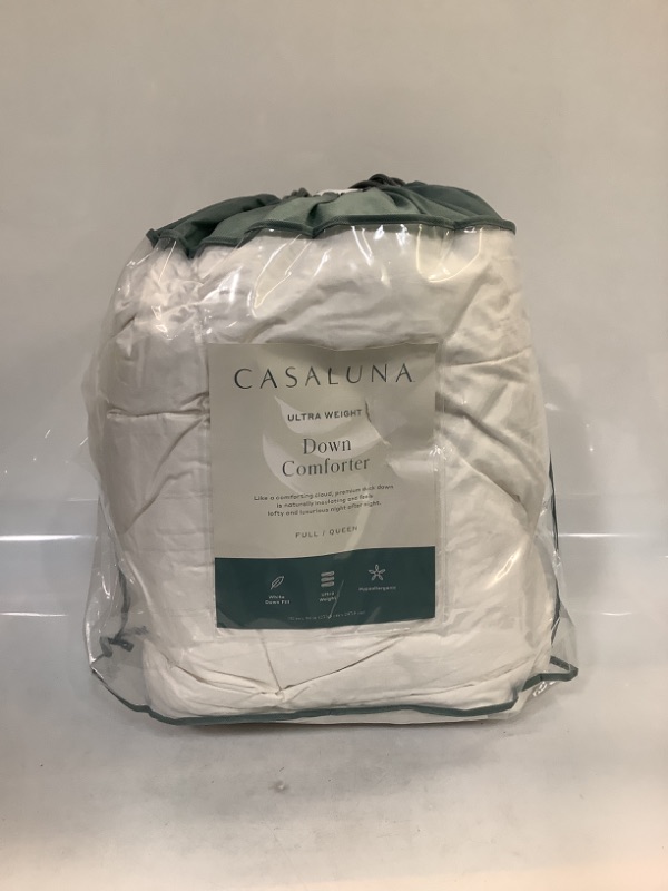 Photo 2 of Ultra Weight 600 Fill Power Premium Duck Down Hypoallergenic RDS Certified Machine Washable Comforter - Casaluna