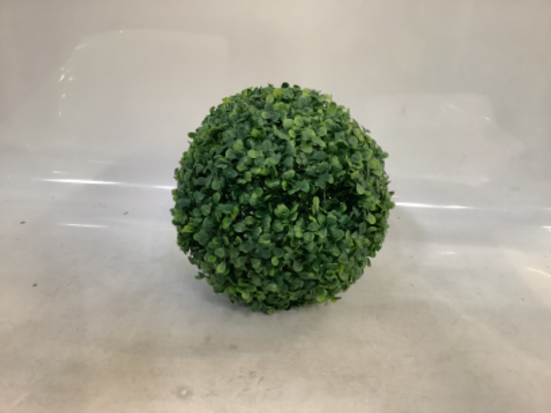 Photo 4 of KESYOO Topiary Ball Artificial Boxwood Ball Faux Topiary Plant Plastic Topiary Tree Substitute Greenery Hanging Decoration Ornament for Wedding Home Decoration 23cm