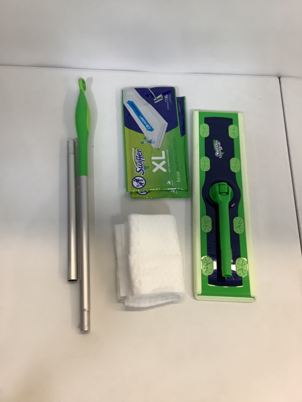 Photo 2 of SWIFFER XL MOP KIT